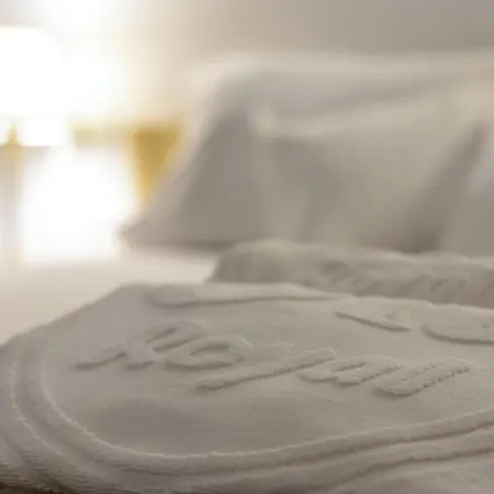 Sir Royal Hotel
